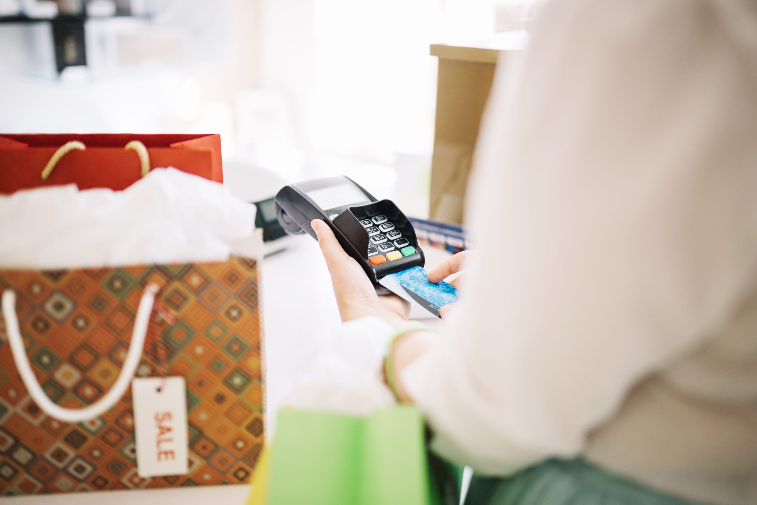 AI to Transform Holiday Shopping for Buyers, Retailers